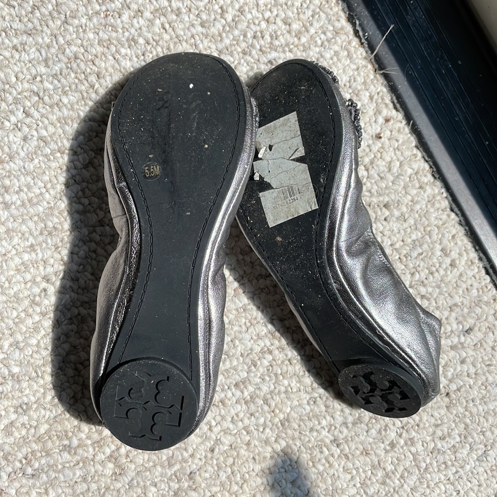 Tory Burch grey leather classy ballet flat shoes - Picture 4 of 4